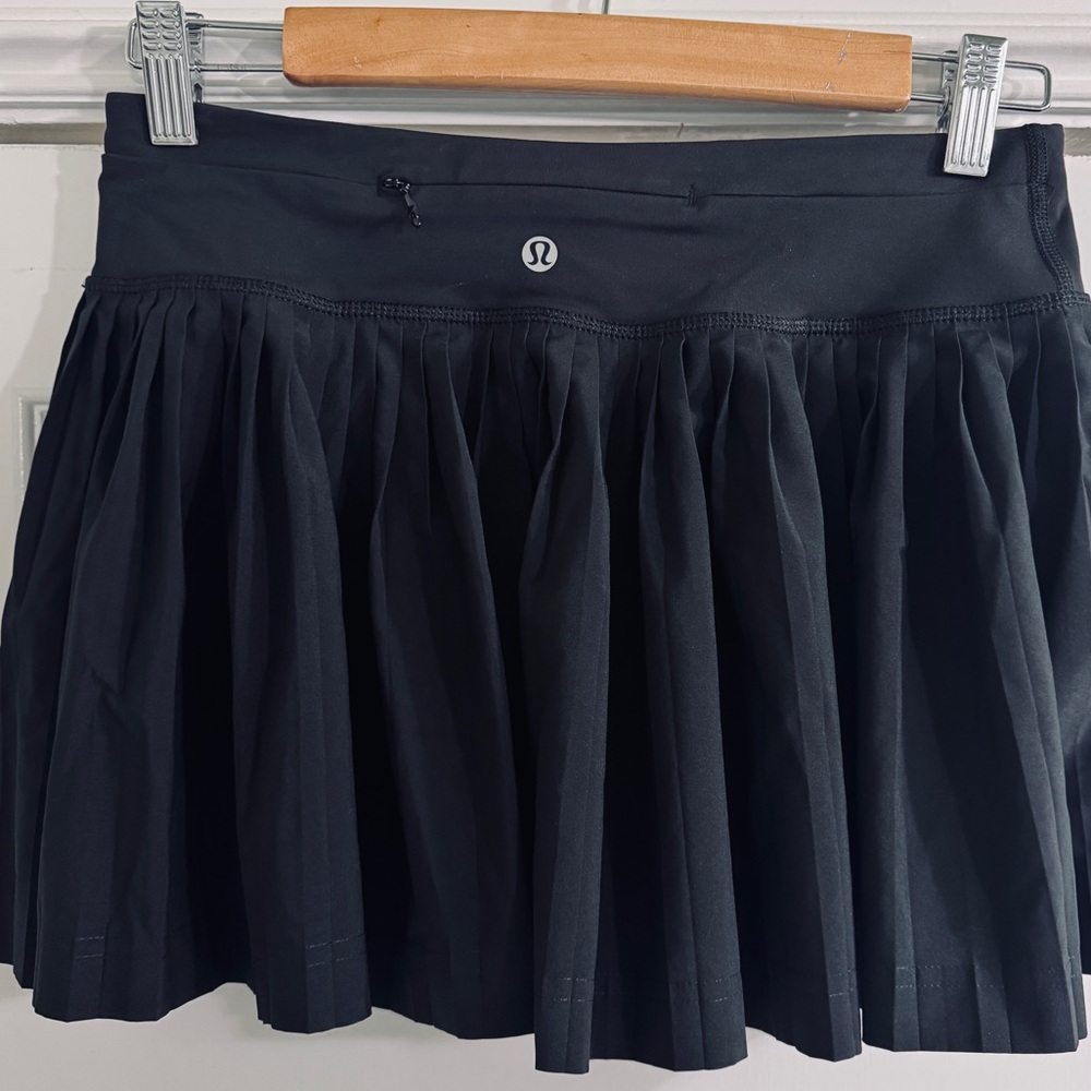 lululemon pace rival Black Pleated Skirt, size 4